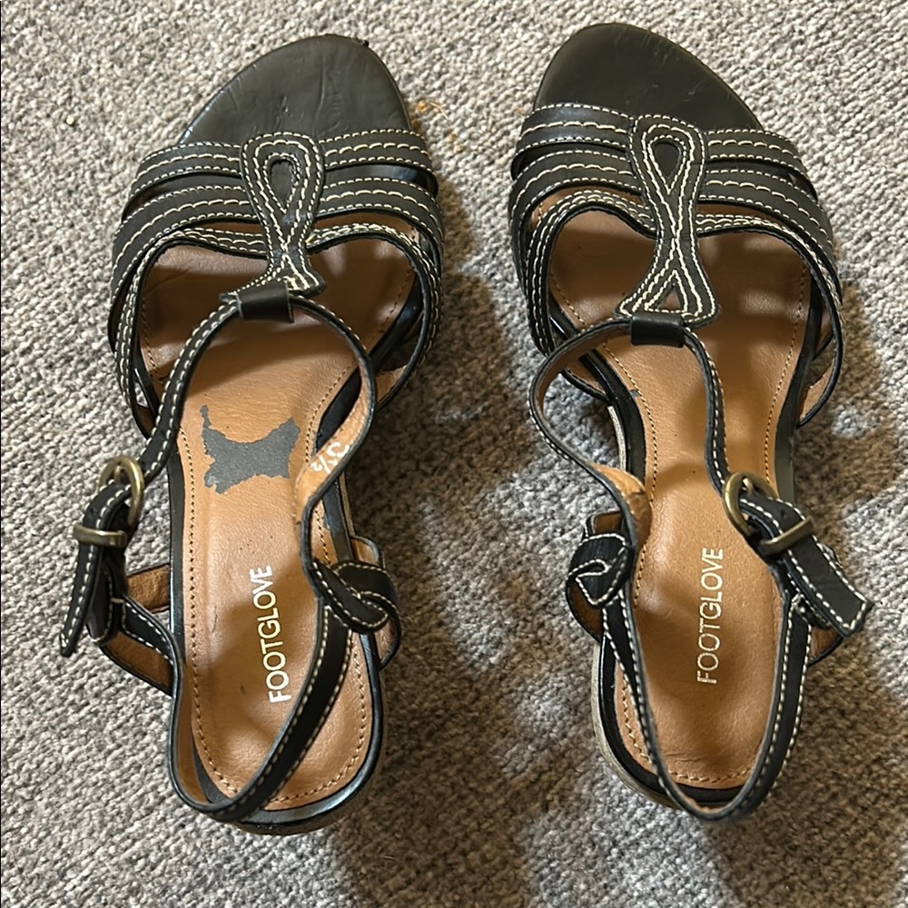 Strapy, summer sandals with short heel.